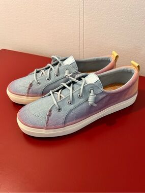 Sperry Size 8 Crest Vibe Shimmer Blue Canvas Sneakers. New With Box